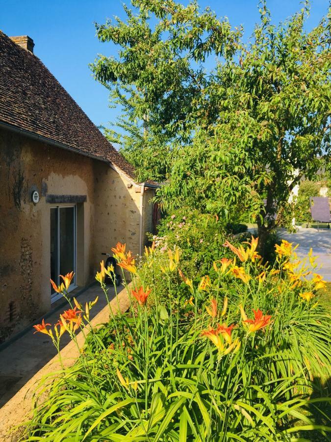 Les Couleurs Du Verger Beaumont-les-Autels Exterior foto